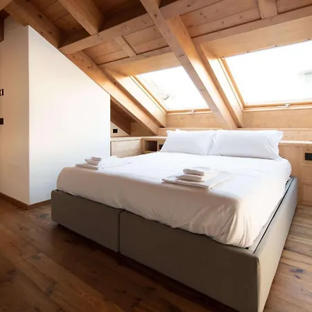 Abete - Attic With Private Apartment Bormio