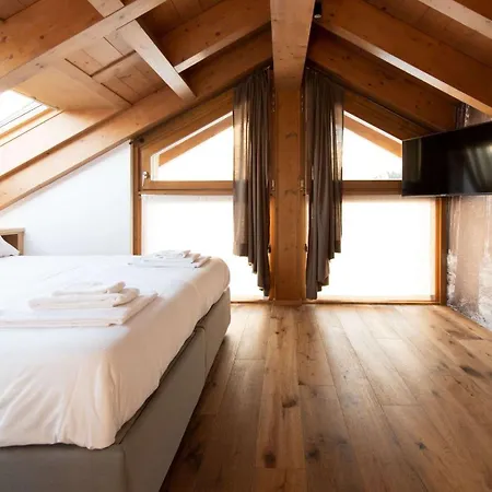 Abete - Attic With Private