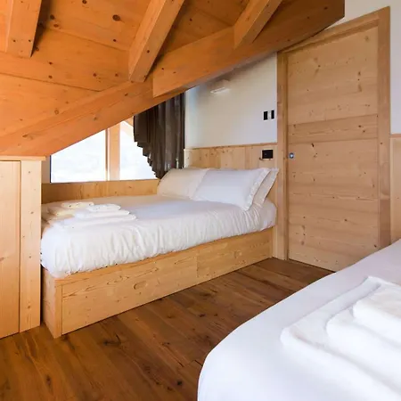 Abete - Attic With Private Apartment